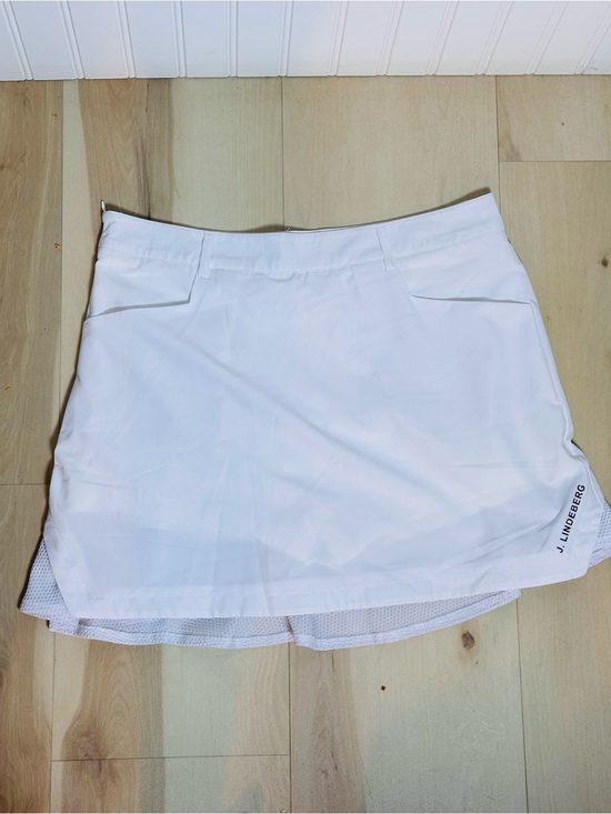J.Lindeberg Pants - J.Lindeberg White Performance Golf Skort XL